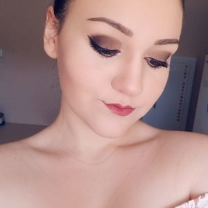 Meet your Posher, Mariela